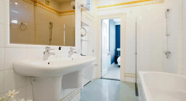 Апартаменты Spacious 4P Canal Apartment
