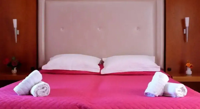 Niki Apartments