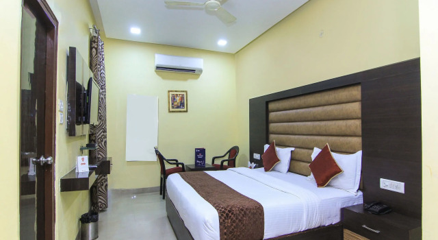 Hotel Madhuri Palace by OYO Rooms