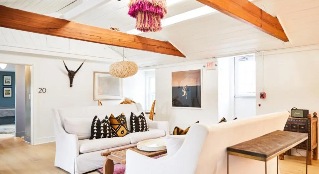 Shelter Harbor Inn