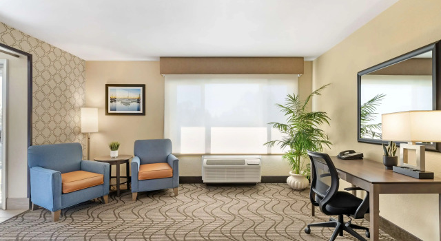 Двухместный люкс с балконом Best Western Plus Heritage Inn