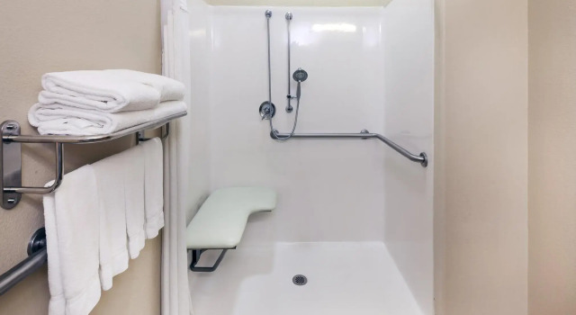 Люкс Holiday Inn Express Hotel & Suites Victoria by IHG