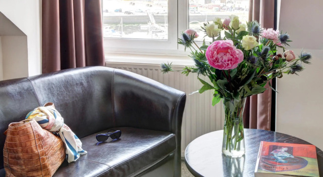 BEST WESTERN Le Benhuyc, Rezervasyon Otel Binic Côtes-d'Armor, Binic Beach yakınında
