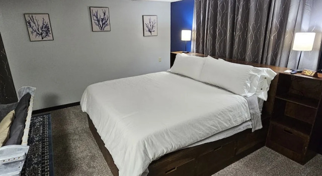 The Canna House by High Society Rentals, Varaa Bed and Breakfast Clovis New Mexico