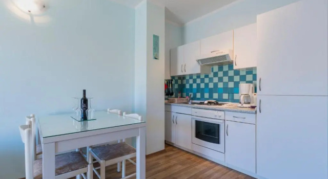 Апартаменты с балконом Milos Apartment