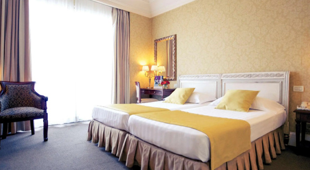 Двухместный номер Superior с балконом Excelsior Grand Hotel