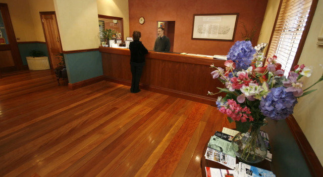 Best Western Plus All Settlers Motor Inn