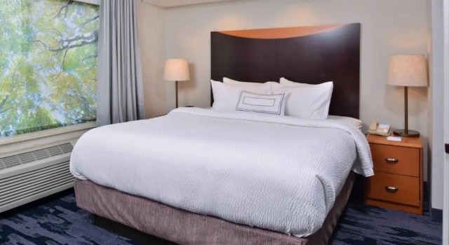 Студия Fairfield Inn and Suites Beloit