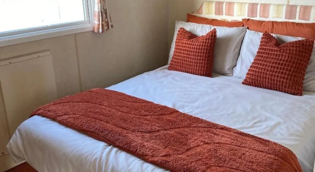 Caravan Sleeps 8 With Parking and Patio, Book Feriehus Mablethorpe Lincolnshire