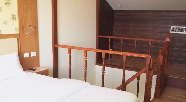 Студия с видом на бассейн Phuket Ecozy Hotel