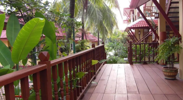 Коттедж c 1 комнатой Palm Village