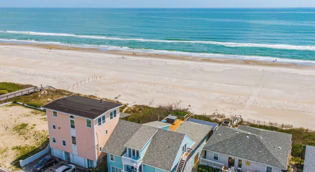 Surfside Cottage by Topsail Realty, Забронировать Дом для отпуска Отели Холли Ридж с парковкой, Парковка