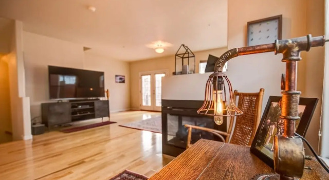 Вилла с 2 комнатами с балконом 3BR Downtown Townhome /w Stunning Balcony Views!
