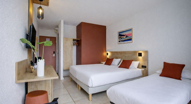 Двухместный номер Standard с балконом Hotel Centre Plage