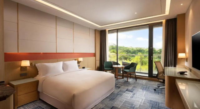 Двухместный номер Executive с балконом Hilton Clark Sun Valley Resort