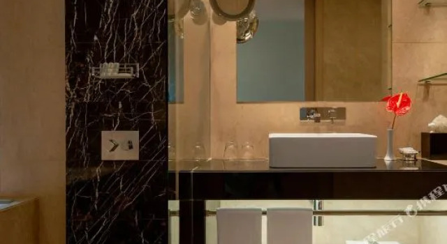 Двухместный номер Deluxe с видом на море Le Royal Meridien Abu Dhabi