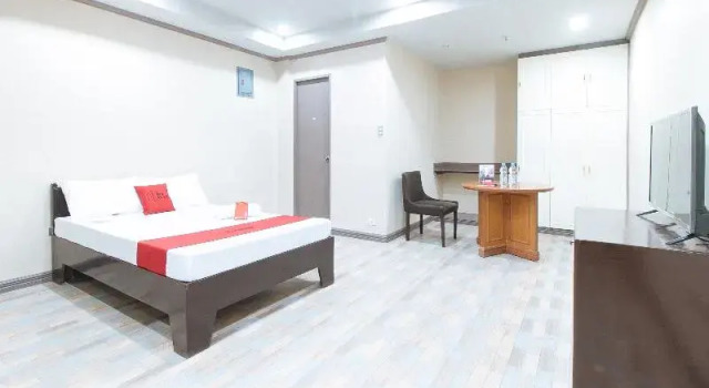 Номер Standard RedDoorz Plus at Canley Residential