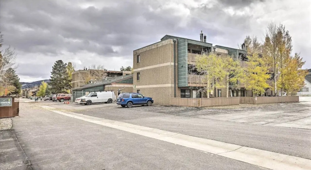 Modern Condo: 2 Blocks to Main Street Frisco!