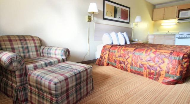 Days Inn by Wyndham Norfolk Military Circle, Забронировать Отель Норфолк Виргиния
