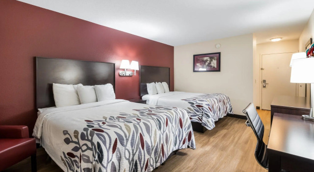 Четырёхместный номер Deluxe Red Roof Inn Murfreesboro