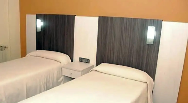Трёхместный номер Standard HOTEL MORELL