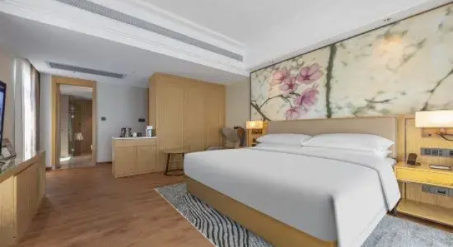 Люкс Superior с видом на море Vienna International Hotel (Shanwei Xinli Central Plaza )