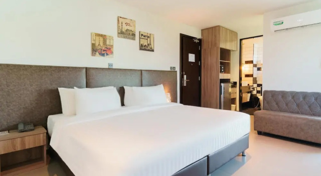 Двухместный номер Deluxe с балконом и с видом на город SureStay Plus by Best Western T Pattaya