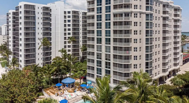Номер Standard 50 Shades Of White - Gullwing #805 - 6620 Estero Blvd 3 Bedroom Condo by RedAwning