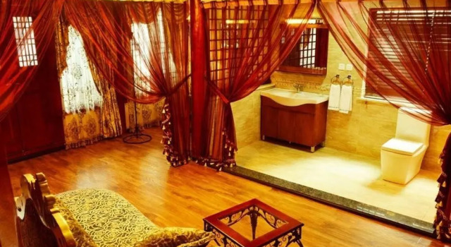 Overseas Inn, Забронировать Отель Лицзян Юньнань, рядом с Улица Сквер-стрит Древнего города Даянь