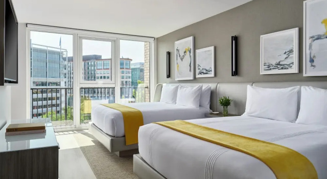 Четырёхместный номер Standard Hotel AKA Washington Circle