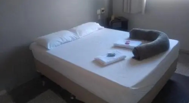 OYO Speciali Hotel, Забронировать Отель Отели Контажен с парковкой, Парковка