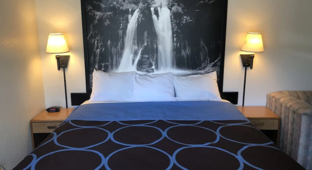Standard Kahden hengen huone parvekkeella Super 8 by Wyndham Red Bluff