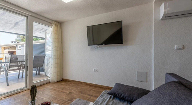 Stunning Apartment in Petrcane With Wifi and 1 Bedrooms