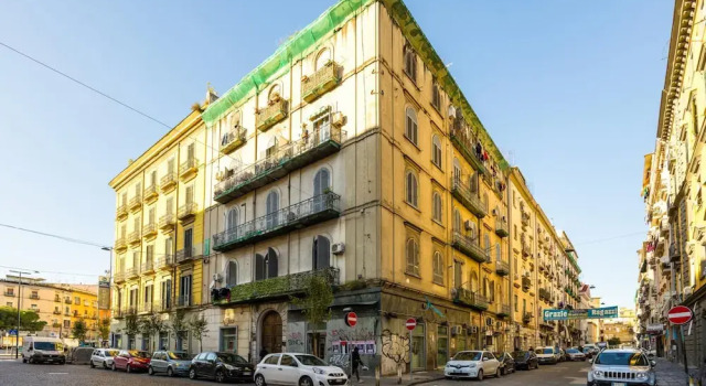 Via Milano Central Station Apartment, Забронировать Апартаменты/квартира Неаполь - Центральный вокзал Неаполь, рядом с Церковь Пио Монте делла Мизерикордия