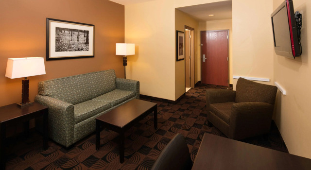 Best Western Motorsports Inn & Suites, Boek Pension Saraland Alabama