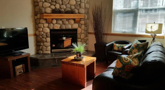 Suite Sunset Resorts Canmore and Spa
