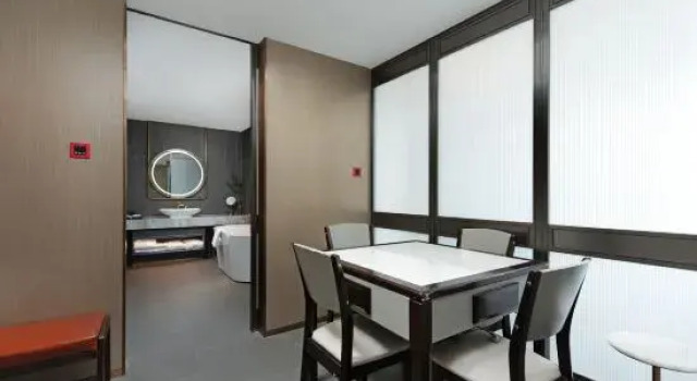 Люкс Deluxe Guiyang North Railway Station West Square Madison Hotel