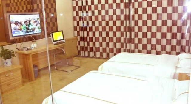 Rizhao Hongfu Hotel, Prenota Hotel Hotel a Shandong con parcheggio, Parcheggio