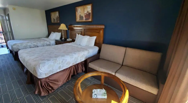 Двухместный номер Deluxe с балконом Water Front Inn