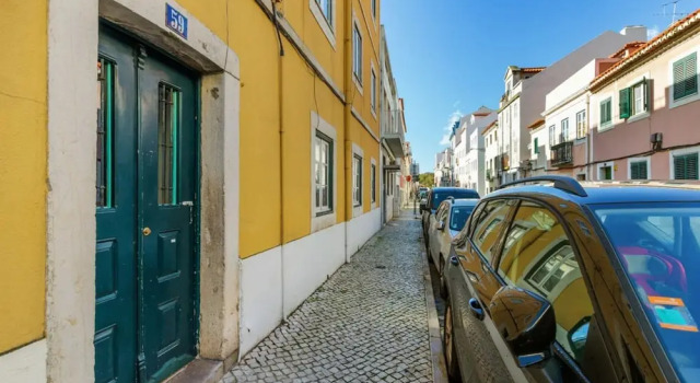 Stunning 2 Bedroom Apartment Near Belém, Rezerwuj Apartament Hotele w Lisbon Region z parkingiem, Parking
