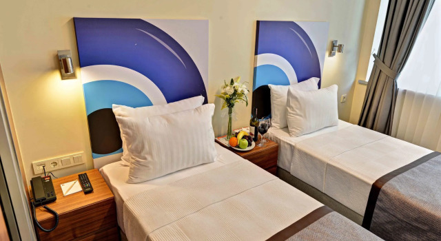 All Inn Hotel