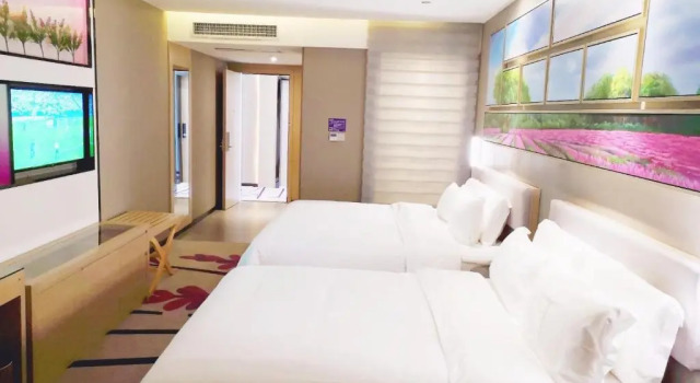 Семейный номер Standard Lavande Hotel Zhuhai Tang University City