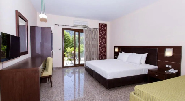 Студия Dracos Hotel