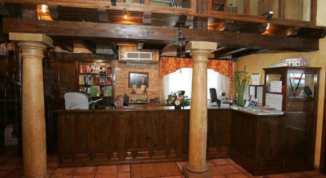 Hotel Restaurante Casa Pepe, Забронировать Отель Отели Ciudad Real Province с парковкой, Парковка