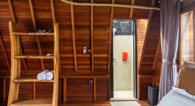 Camera Standard TwoSpaces Living at deRos Resort & Cafe, Bogor