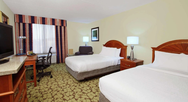 Четырёхместный номер Premium Hilton Garden Inn Chesapeake Greenbrier