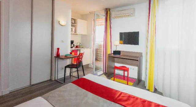 Двухместный номер Standard с балконом Appart-Hôtel Mer & Golf City Perpignan Centre