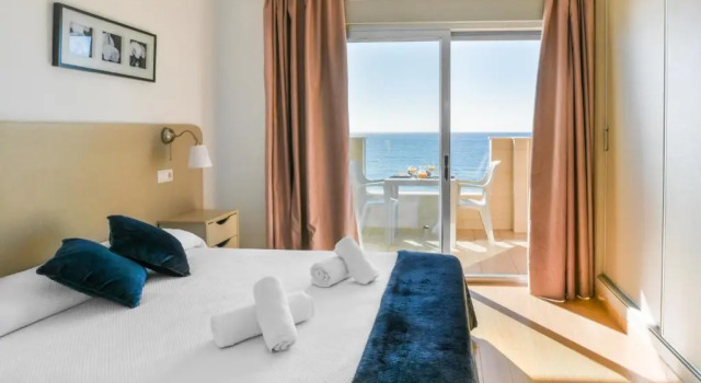 Апартаменты с 2 комнатами seafront Vegasol Playa AT