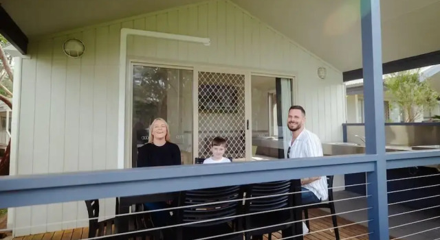 Люкс с балконом и с видом на воду Koala Shores Port Stephens Holiday Park