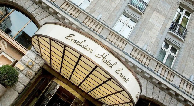 Полулюкс Excelsior Hotel Ernst am Dom